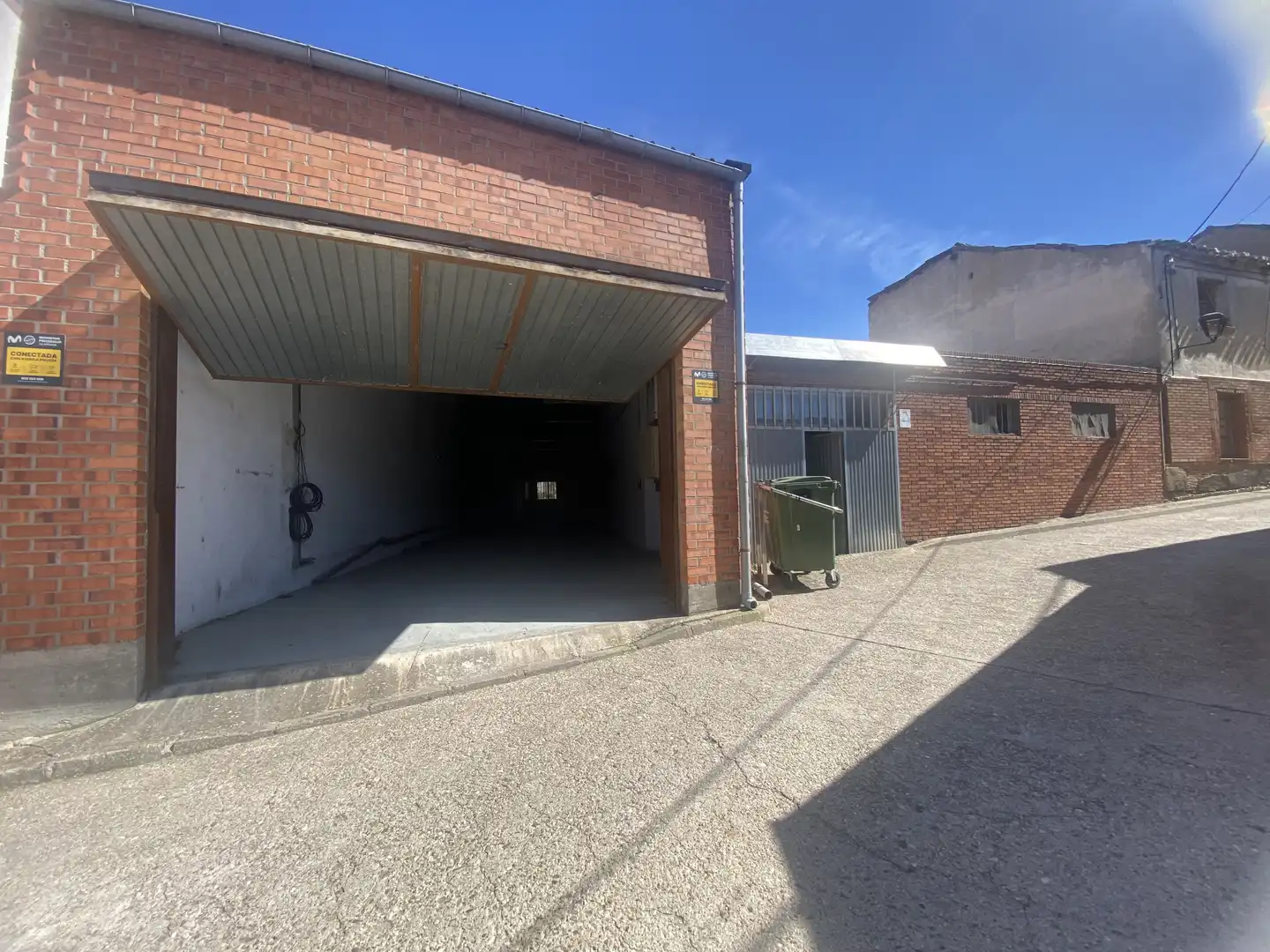 Vista exterior de Nave industrial en venta en Villamuriel de Cerrato