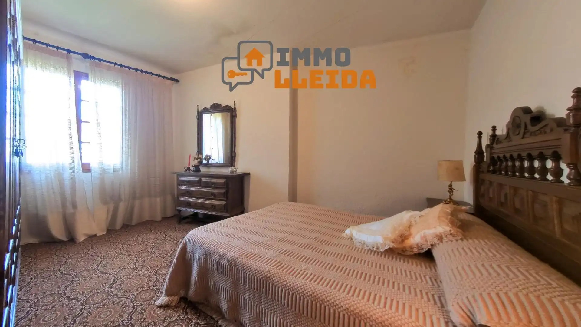 Habitación de Casa adosada en venta en Àger con Calefacción, Terraza y Amueblado