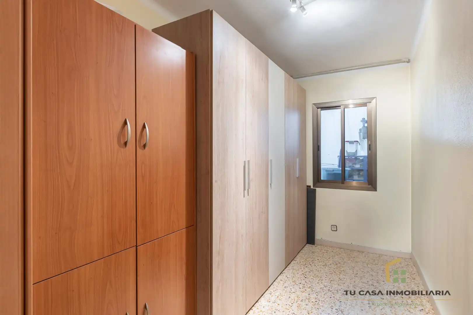 Wohnung zum Verkauf in Badalona mit Klimaanlage, Heizung und Möbliert