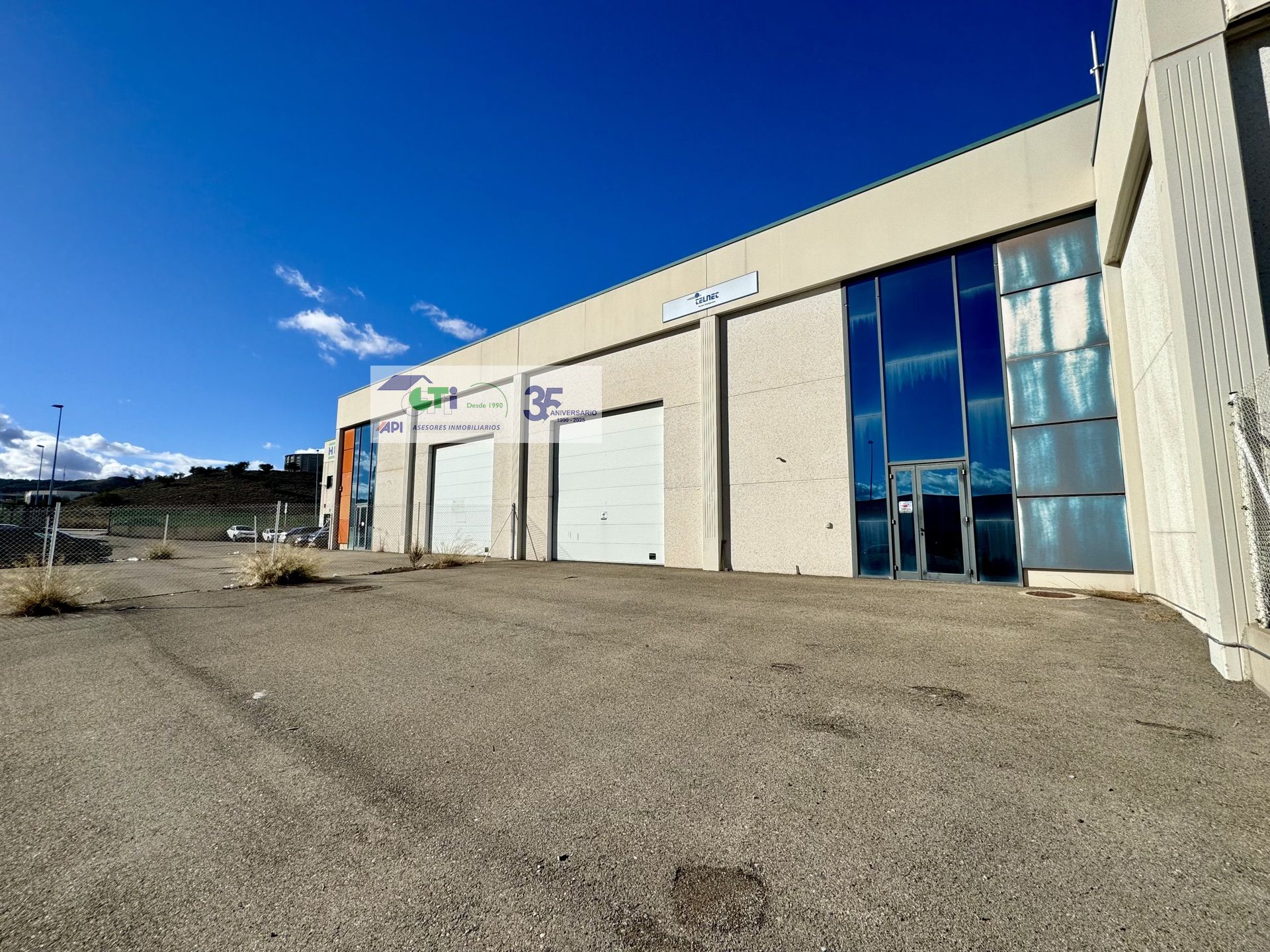 Vista exterior de Nau industrial de lloguer en La Muela