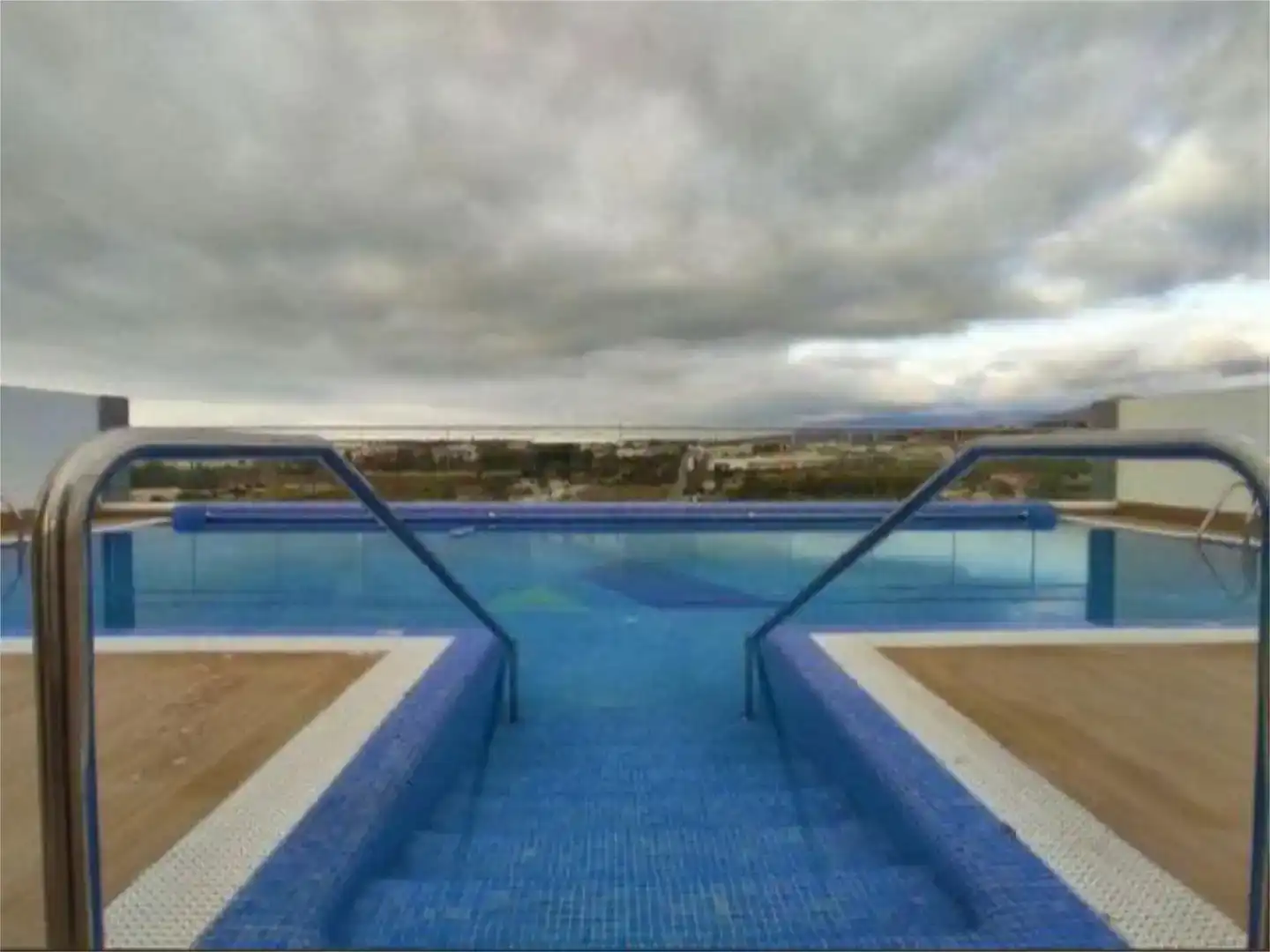 Piscina de Piso en venta en Marbella con Aire acondicionado, Parquet y Trastero