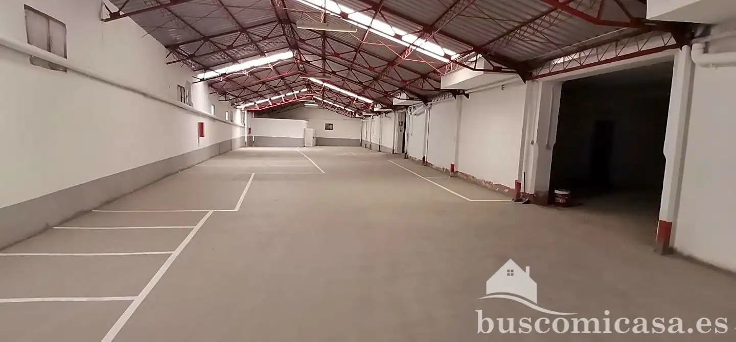 Parkplatz von Garage zur Miete in Linares
