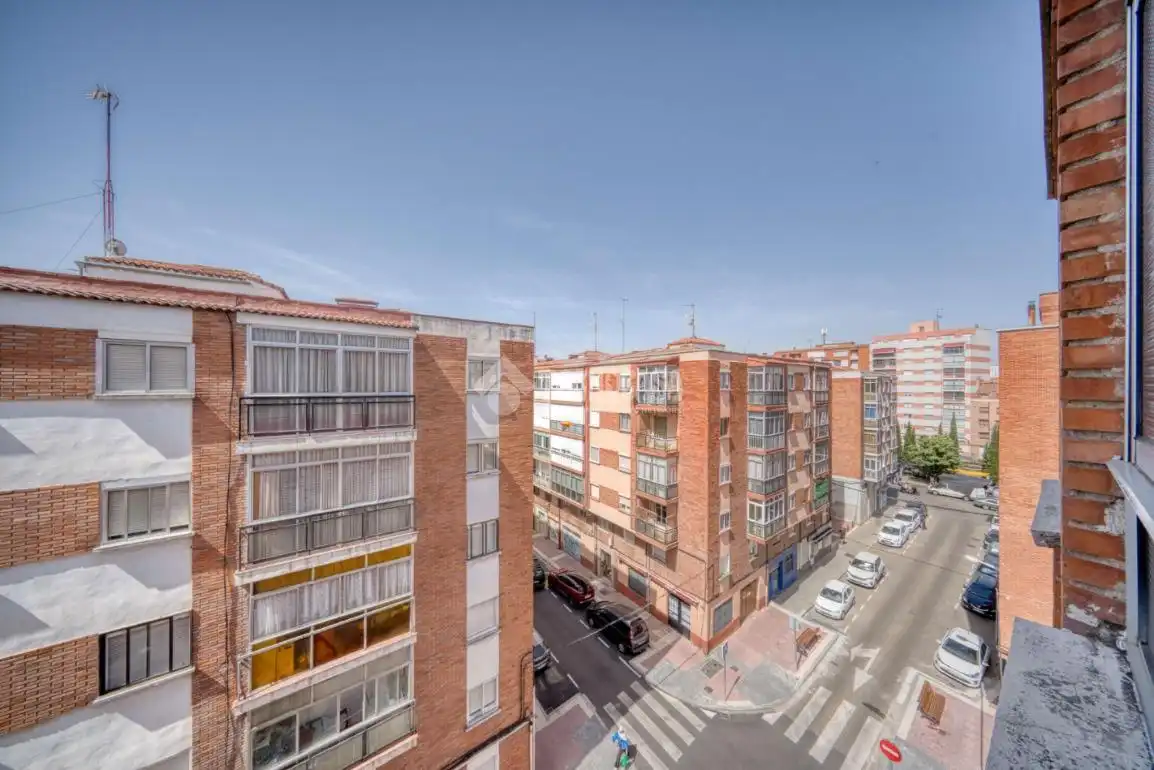Vista exterior de Piso en venta en Valladolid