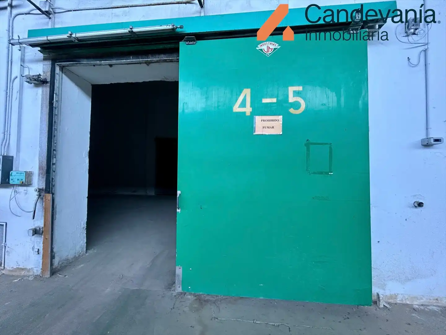 Parking de Nave industrial en venta en Zuera