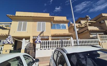 Vista exterior de Casa adosada en venda en Santa Pola amb Aire condicionat, Terrassa i Balcó