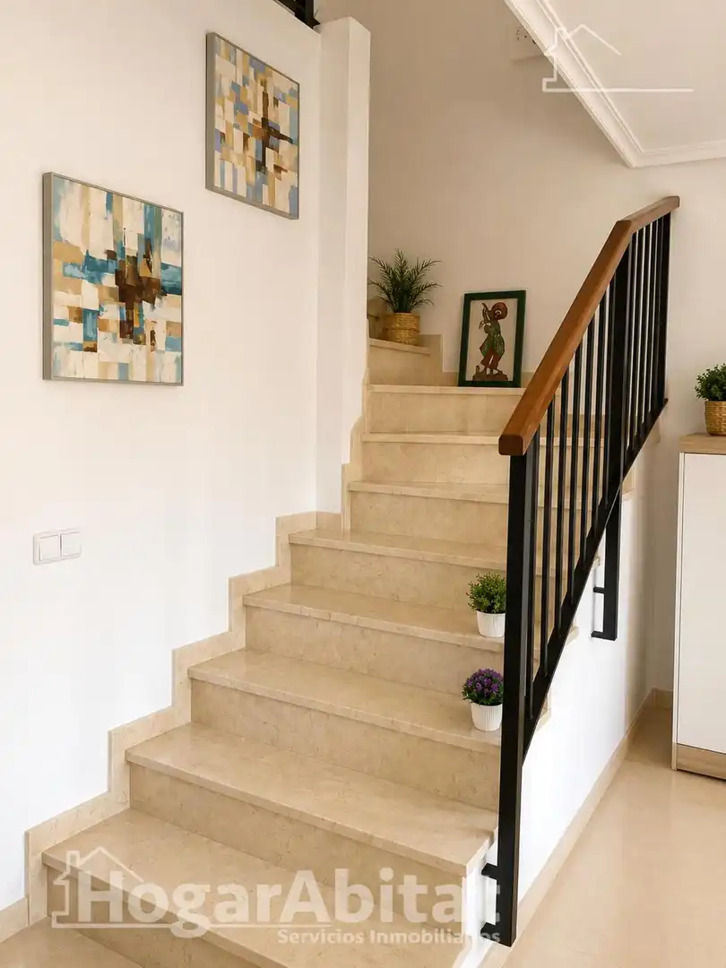 Casa adosada en venta en Chiva con Calefacción, Terraza y Trastero