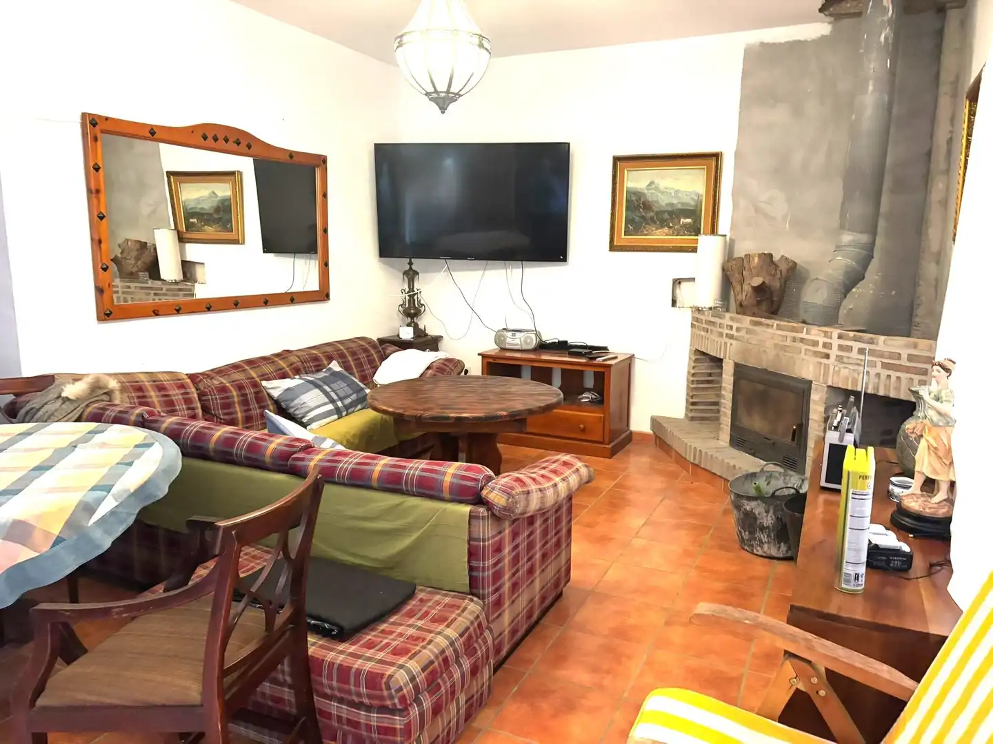 Sala d'estar de Finca rústica en venda en Sedella amb Jardí privat, Terrassa i Traster