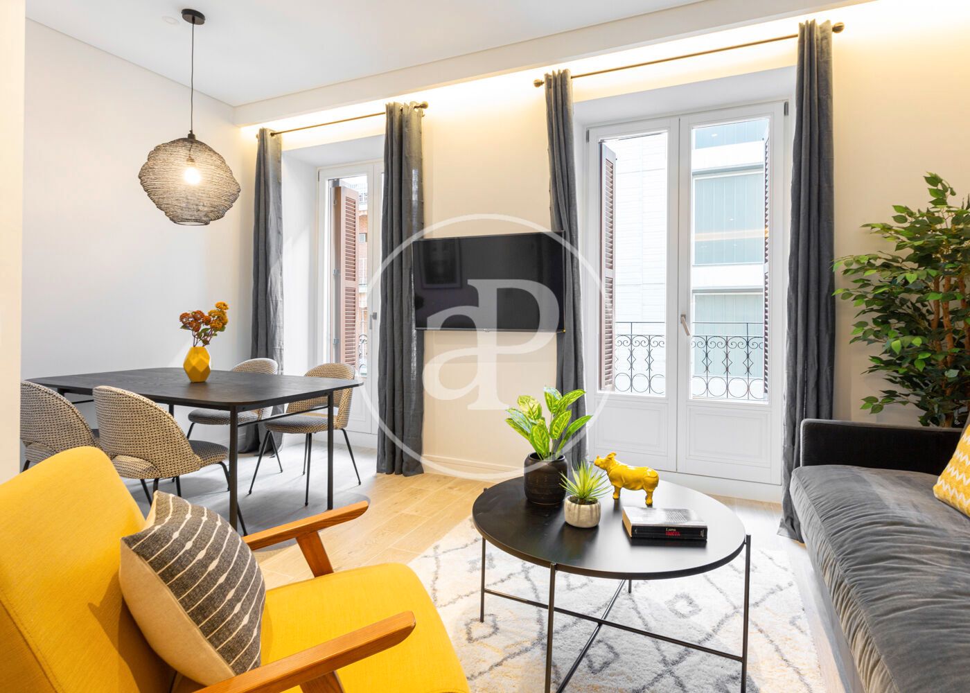 Sala d'estar de Pis de lloguer en  Madrid Capital amb Aire condicionat, Calefacció i Moblat