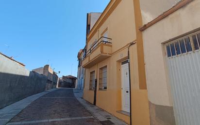 Vista exterior de Casa o xalet en venda en Zamora Capital  amb Aire condicionat i Calefacció