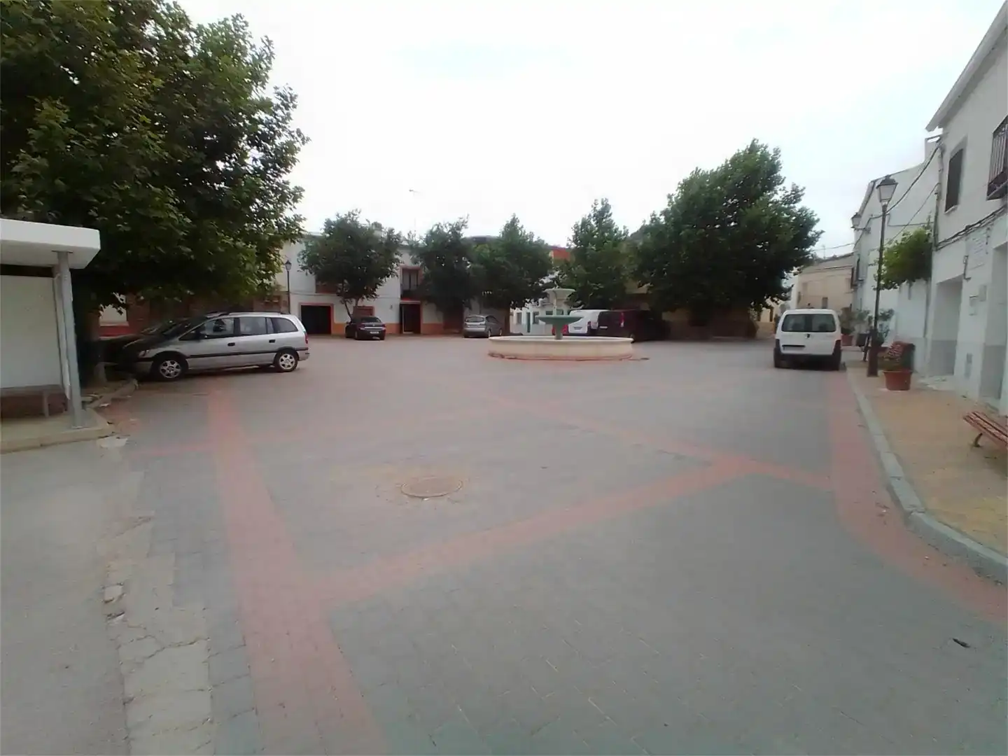 Aparcament de Casa adosada en venda en La Peraleja   amb Traster i Balcó