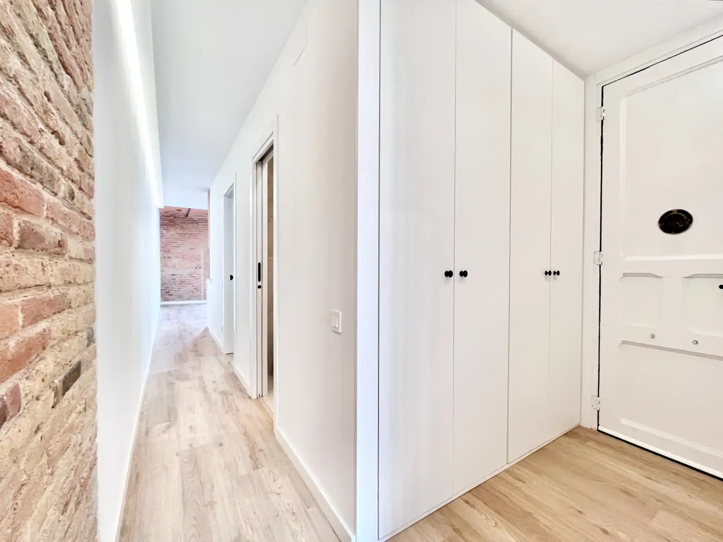 Wohnung zum Verkauf in Barcelona mit Klimaanlage, Heizung und Parkett