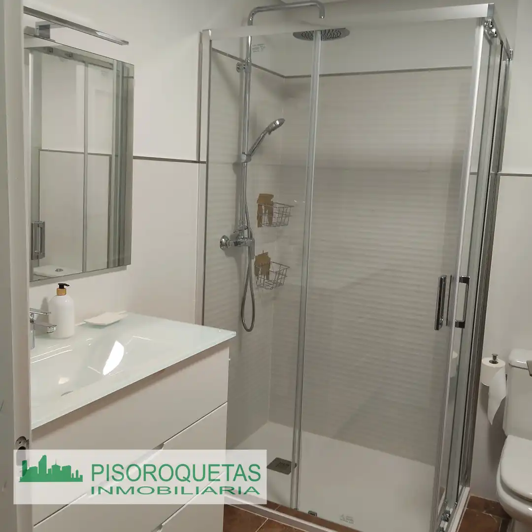 Bathroom of Flat for rent in Roquetas de Mar  with Air Conditioner, Heating and Terrace
