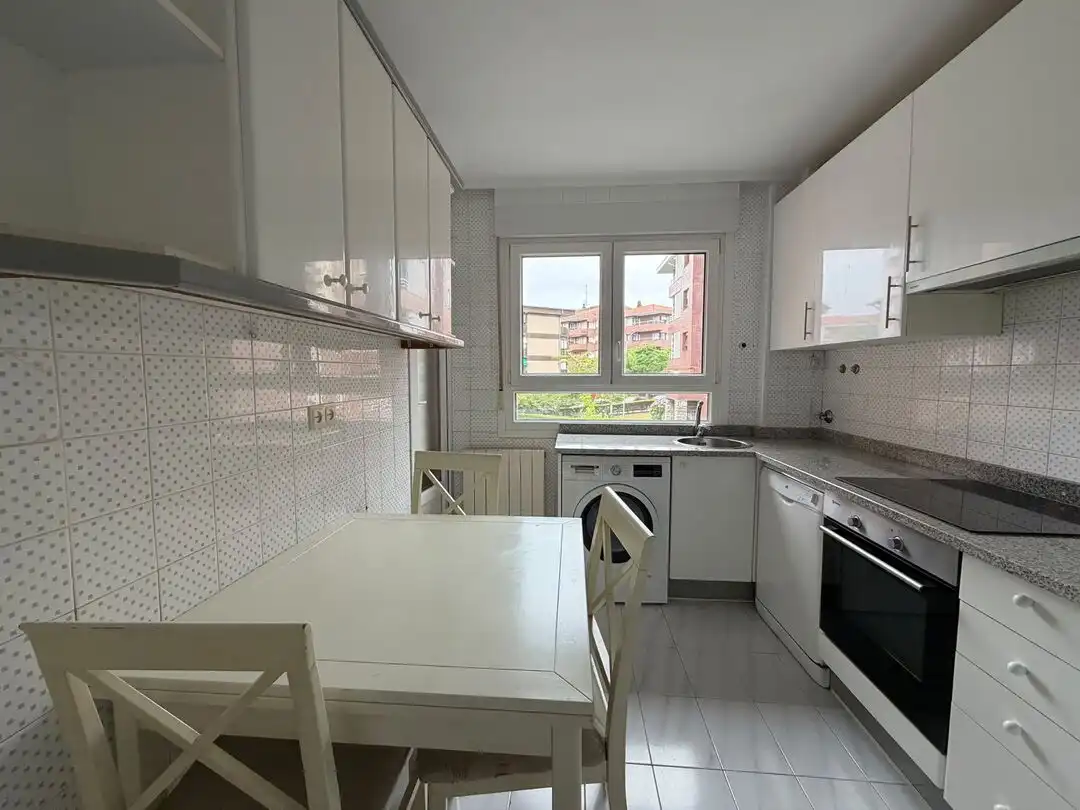 Cocina de Piso en venta en Sopela con Calefacción, Terraza y Trastero