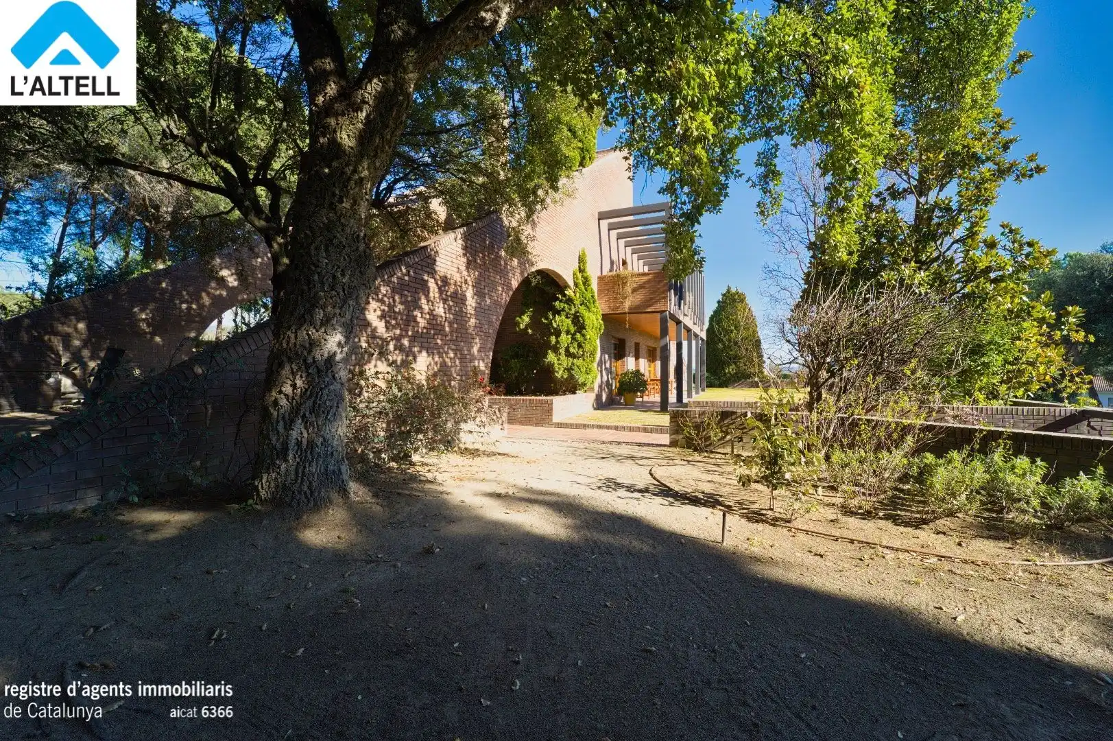 Vista exterior de Casa o xalet en venda en L'Ametlla del Vallès amb Aire condicionat, Calefacció i Jardí privat