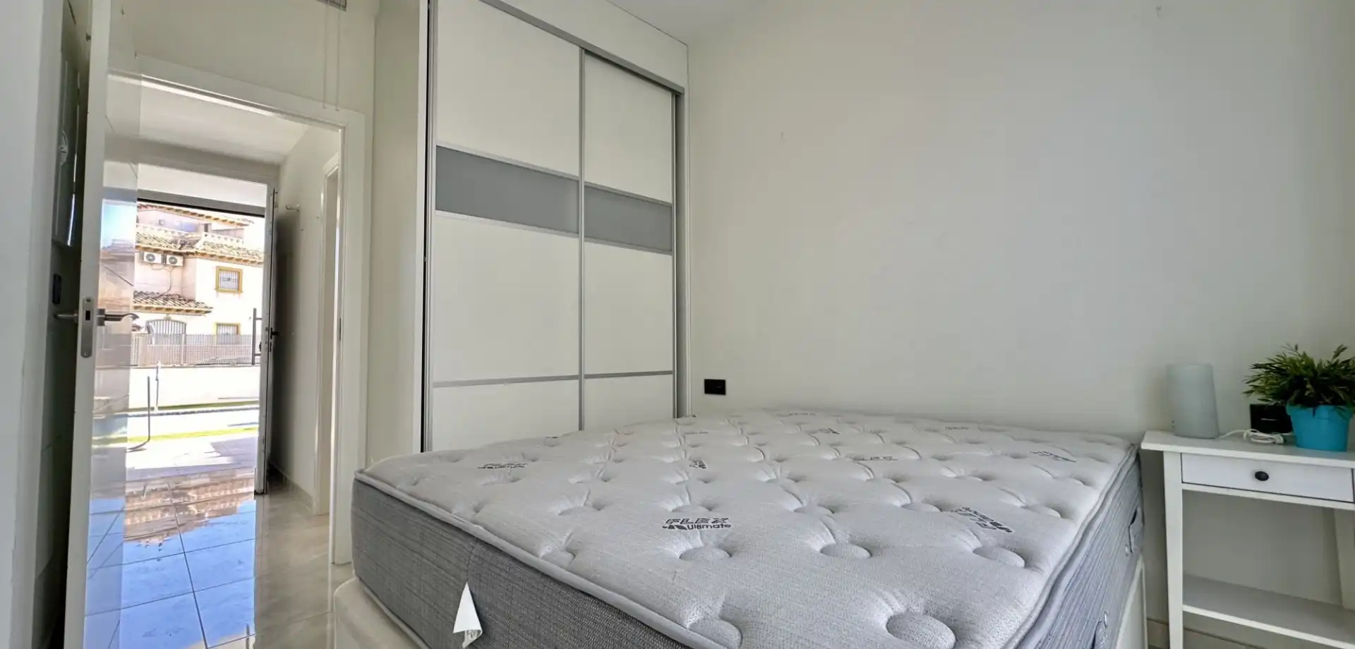 Dormitori de Casa o xalet en venda en Orihuela amb Aire condicionat, Jardí privat i Terrassa