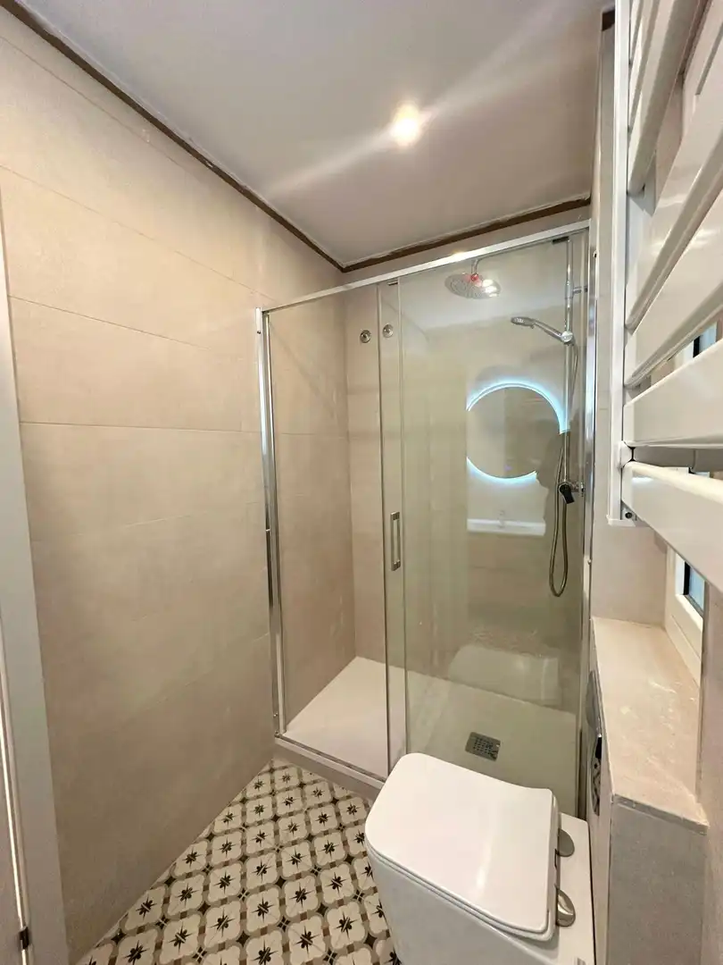 Bany de Apartament en venda en Barcelona amb Aire condicionat