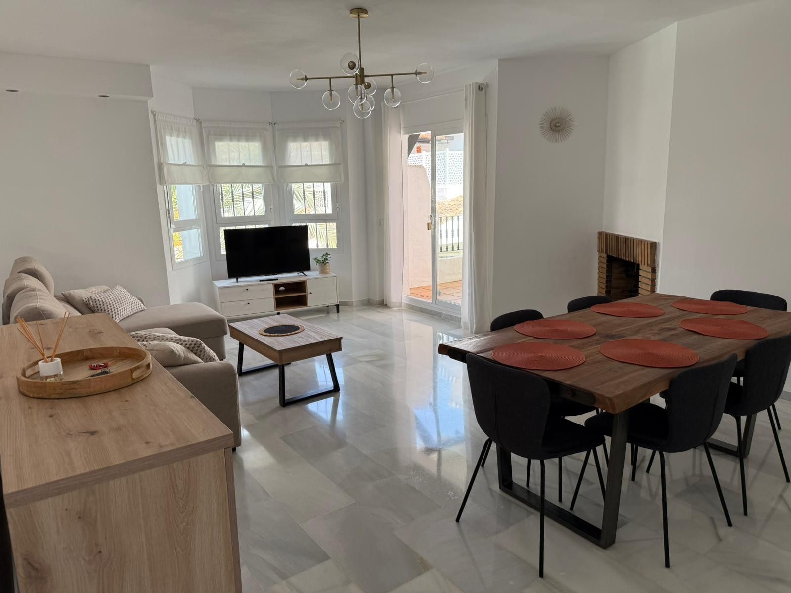 Living room of Duplex to rent in Marbella  with Air Conditioner, Terrace and Swimming Pool