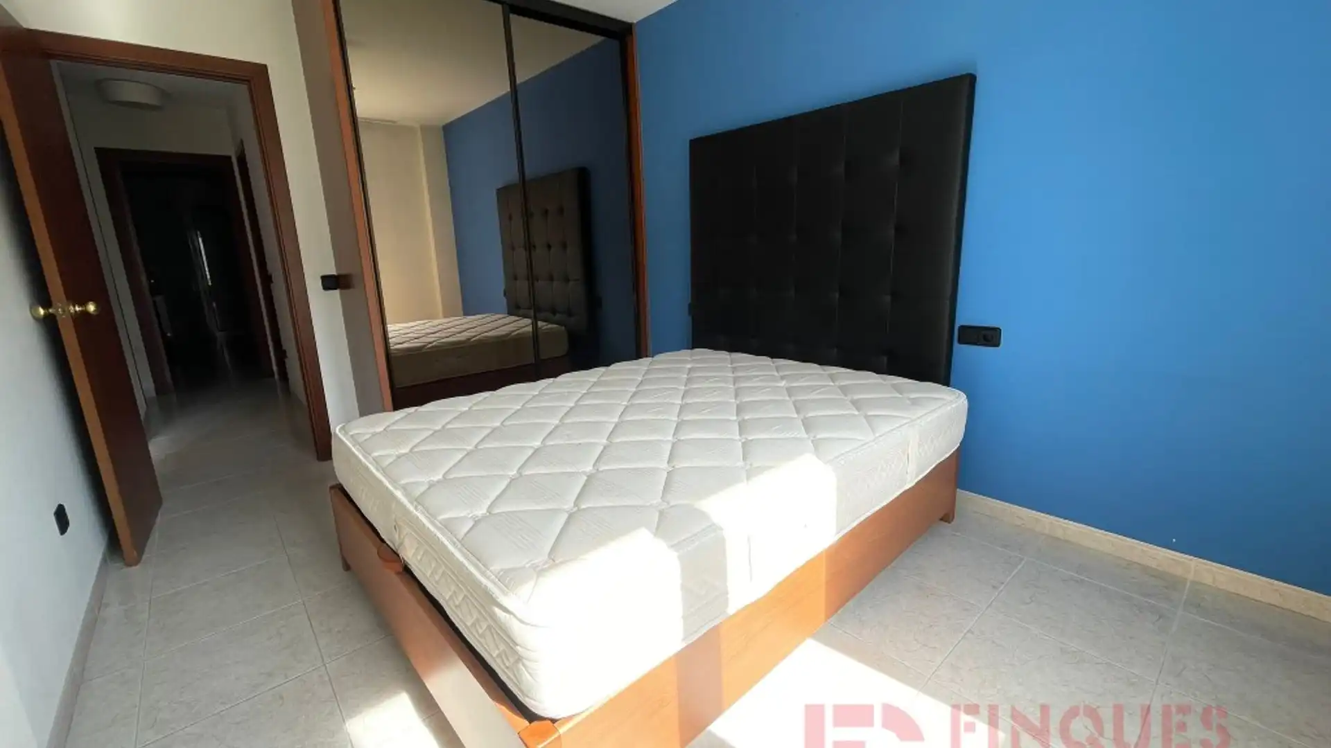 Bedroom of Flat for sale in Girona Capital  with Air Conditioner, Heating and Balcony