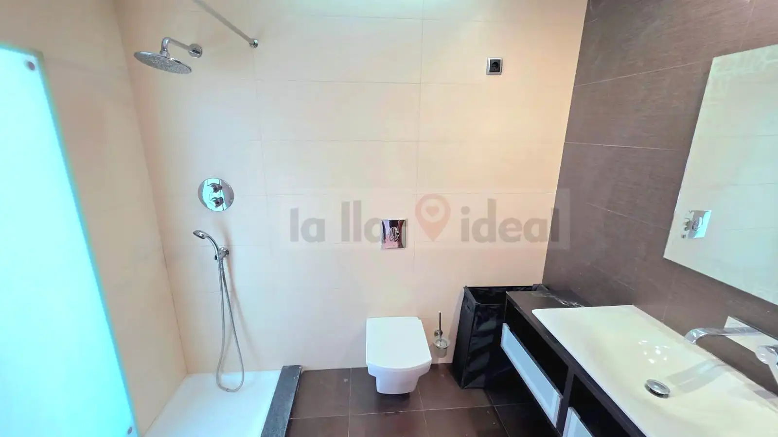 Bathroom of Flat for sale in Sant Esteve Sesrovires  with Air Conditioner, Heating and Terrace