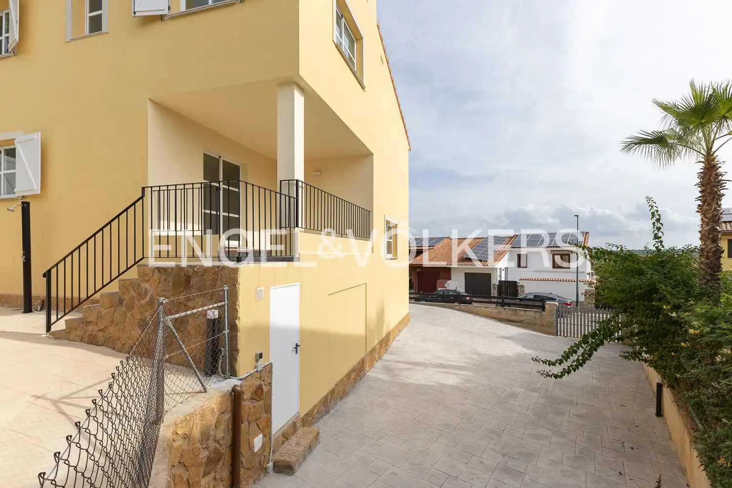 Exterior view of Houses for rent in Riba-roja de Túria, Valencia