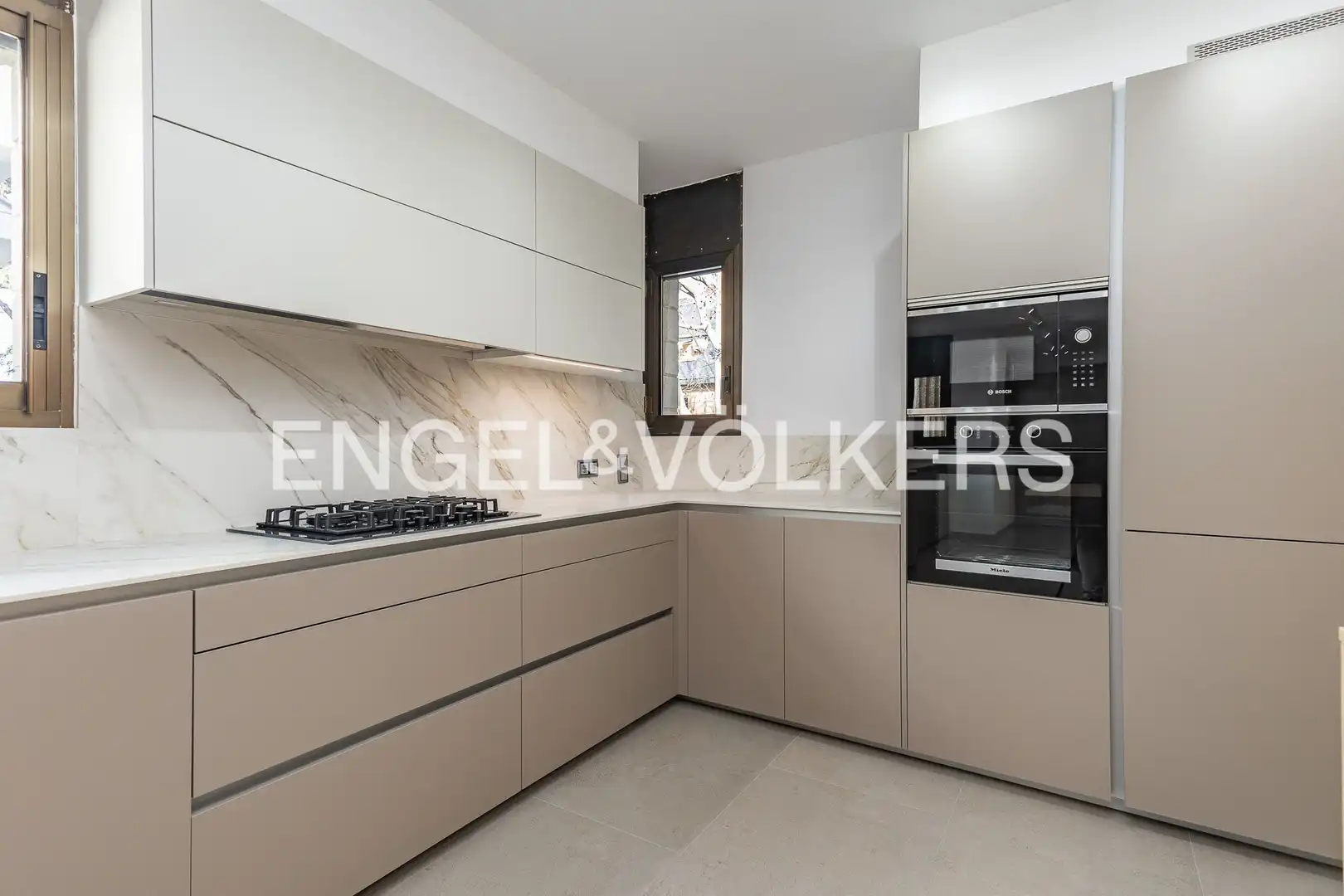 Cocina de Casa o chalet de alquiler en Sant Cugat del Vallès con Calefacción, Jardín privado y Parquet