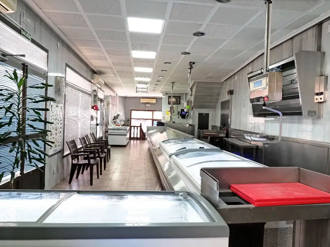Commercial properties for sale in Cebreros  with Air Conditioner and Furnished