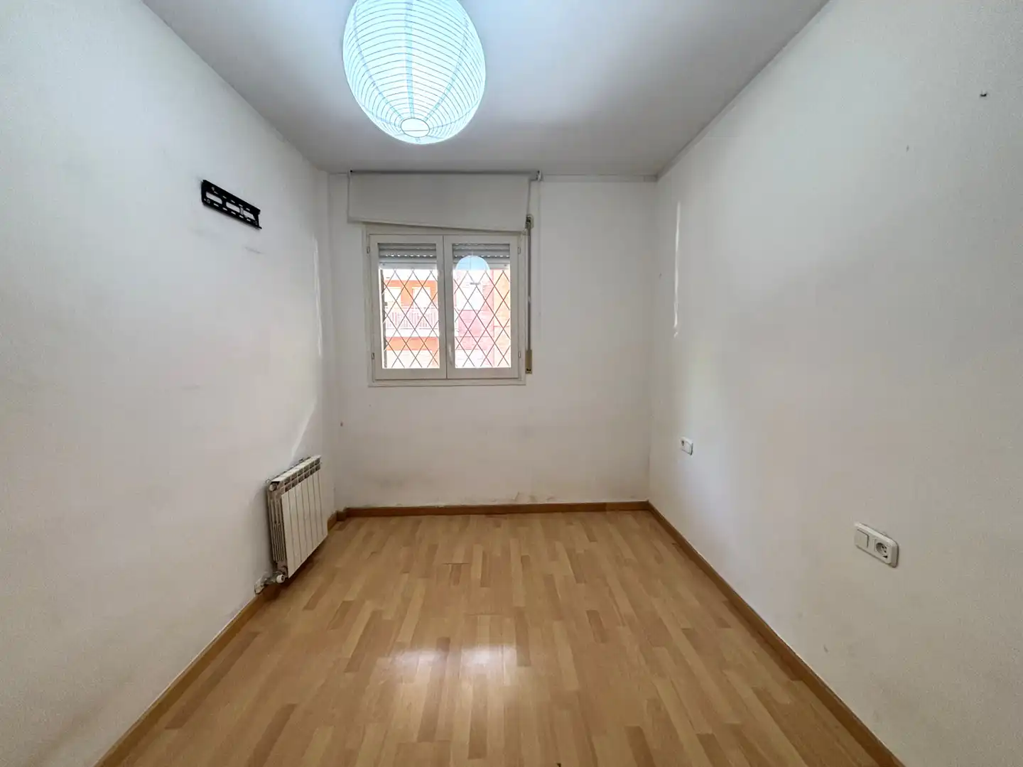 Bedroom of Ground floor for sale in Girona  with Air Conditioner, Heating and Parquet flooring