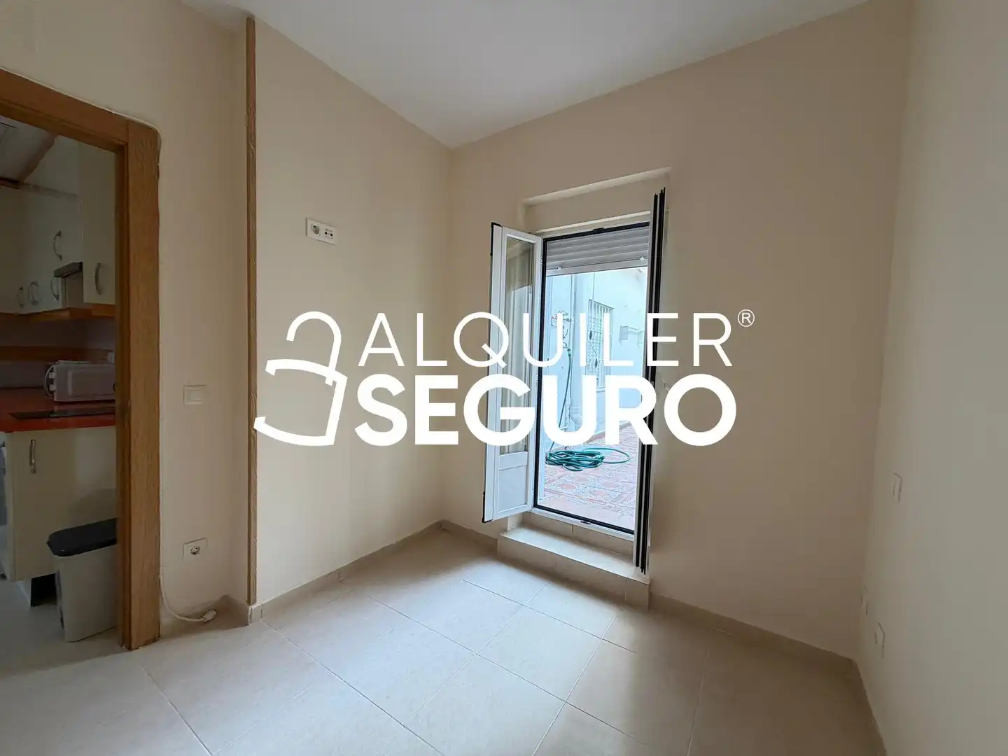 Piso de alquiler en Rafael San Narciso, Palomeras Bajas