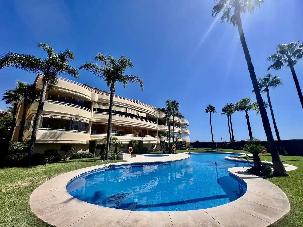 Piso con ascensor en venta en Torrequebrada, imagen 2