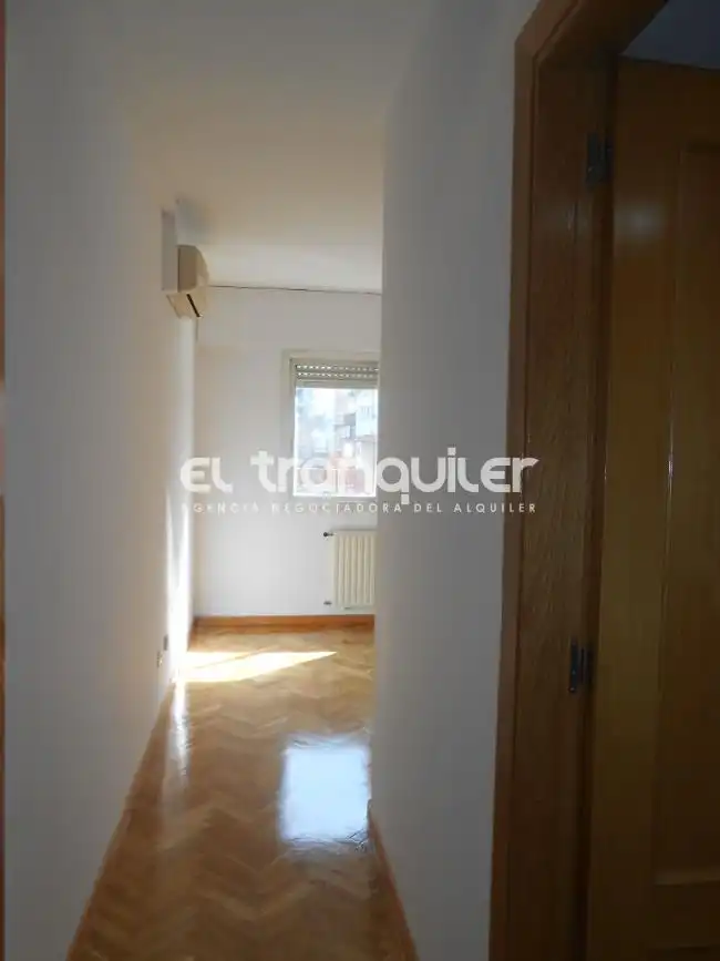 Dormitori de Pis en venda en Madrid amb Aire condicionat, Parquet i Piscina