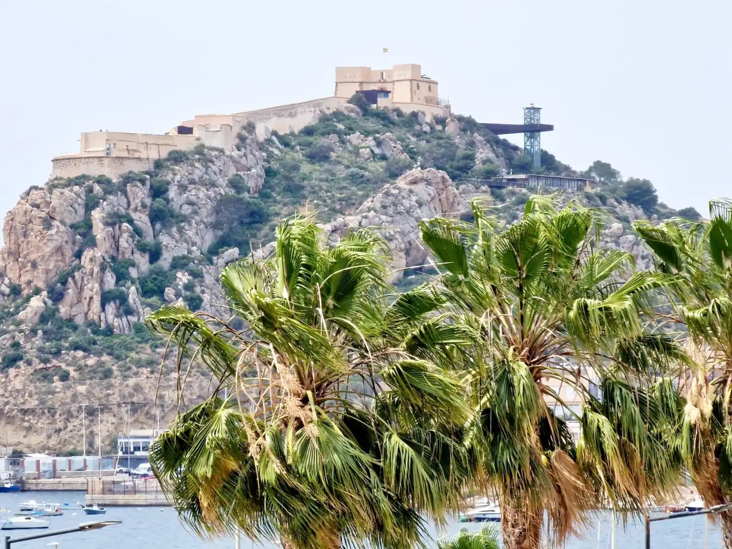Vista exterior de Piso en venta en Águilas con Balcón