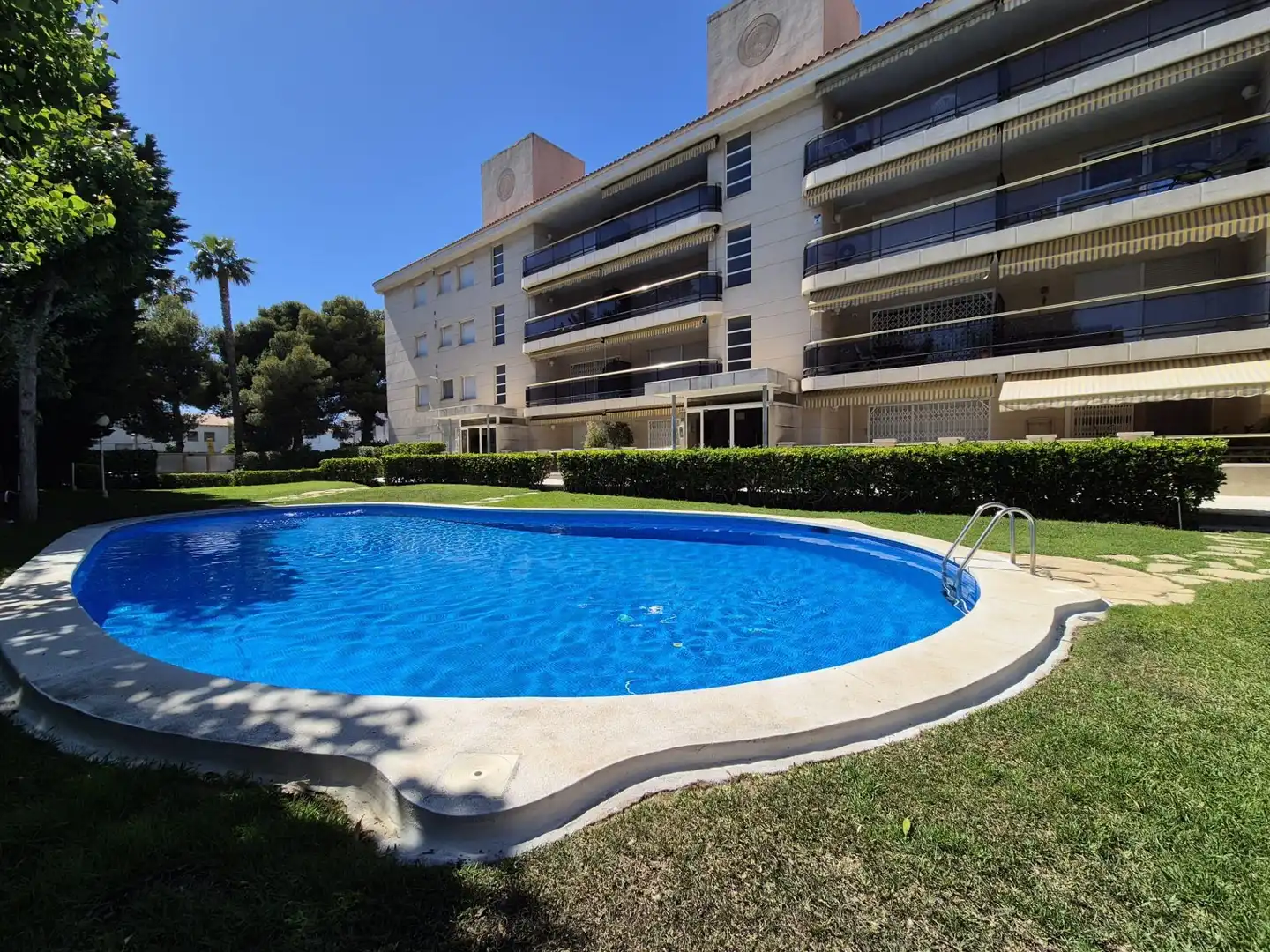 Schwimmbecken von Erdgeschoss zum Verkauf in El Vendrell mit Klimaanlage, Heizung und Terrasse