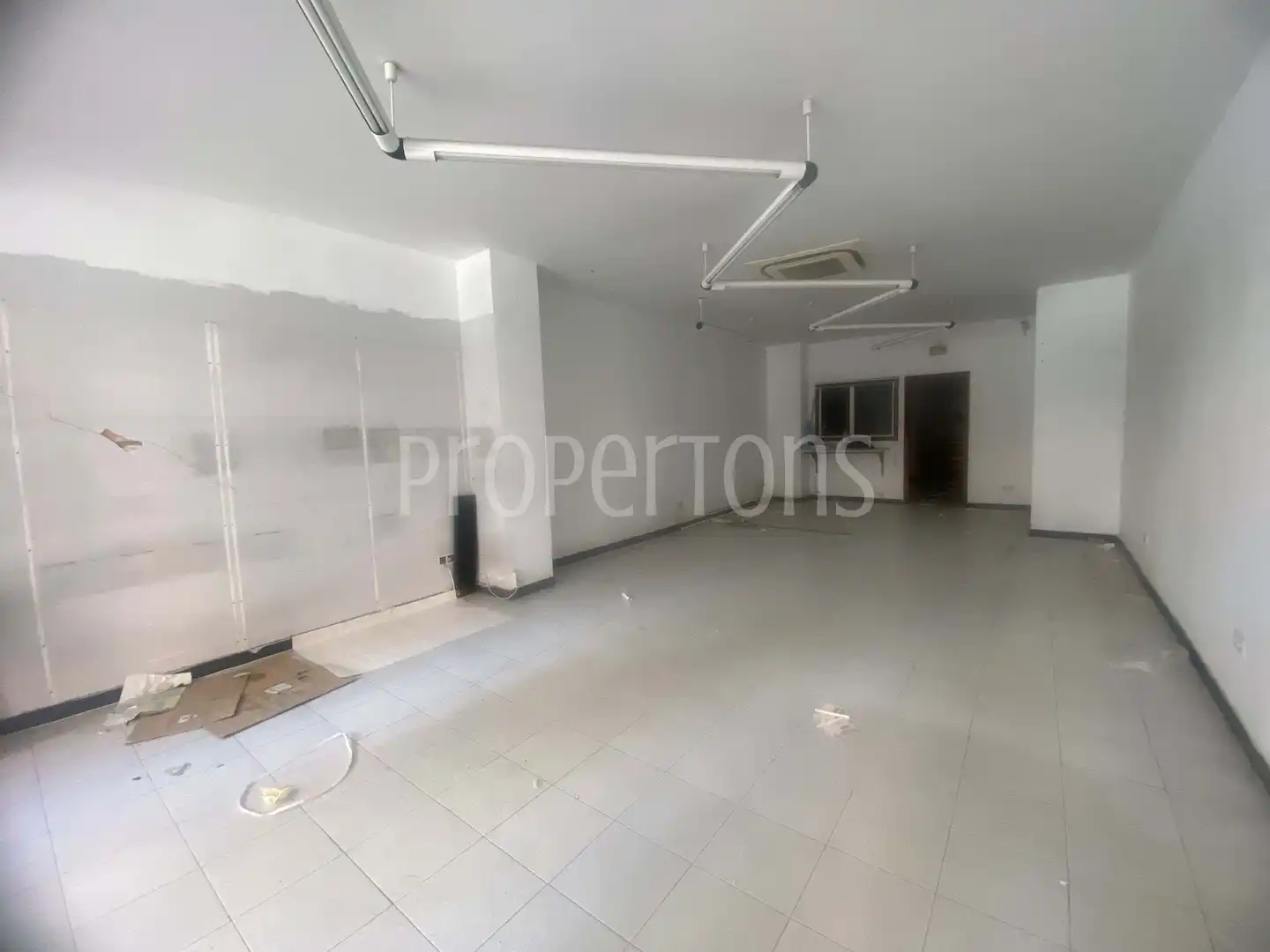 Local comercial en alquiler en Las Arenas