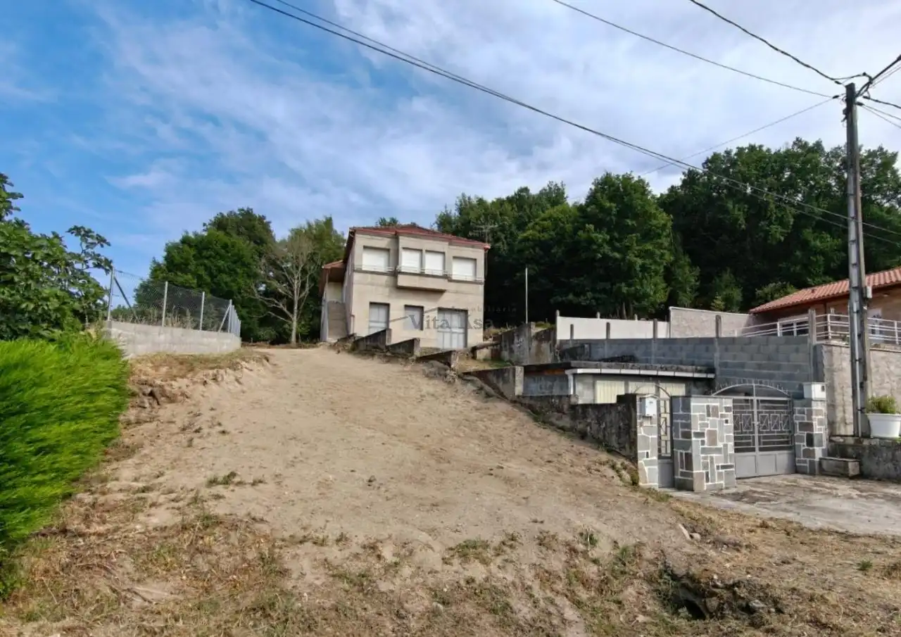 Vista exterior de Casa o xalet en venda en Allariz amb Calefacció, Jardí privat i Traster