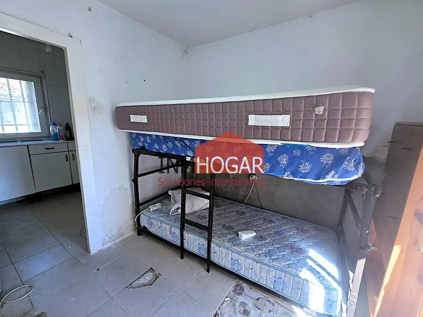 Bedroom of Houses for sale in Navalperal de Pinares  with Heating and Furnished
