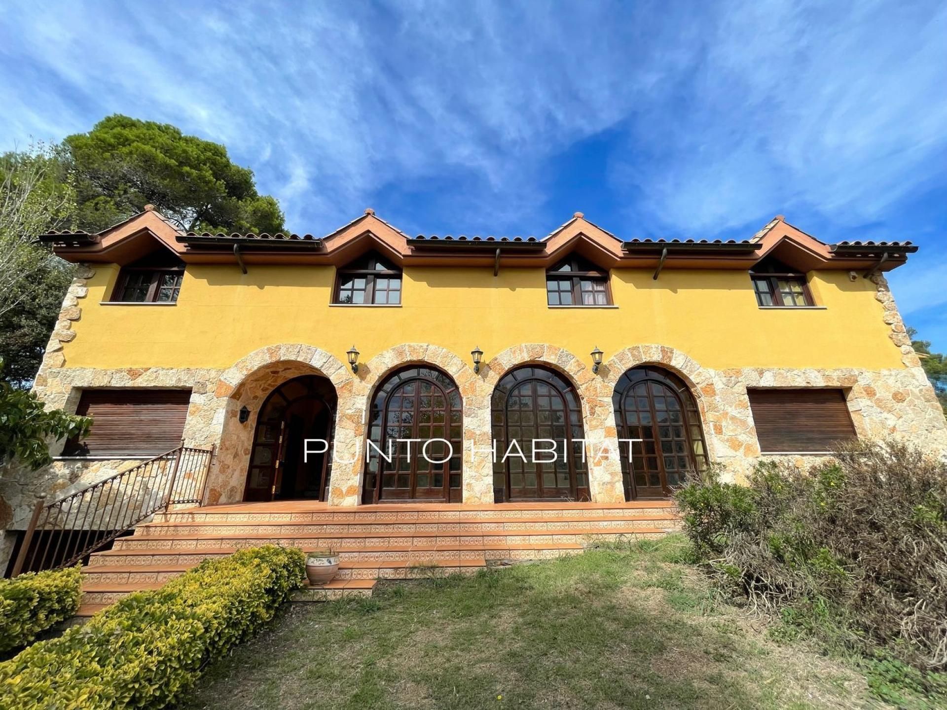 Exterior view of House or chalet for sale in Montcada i Reixac  with Private garden, Terrace and Storage room