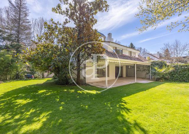 Casa adosada en Venta en C. de Fresnedillas en Fuentelarreina