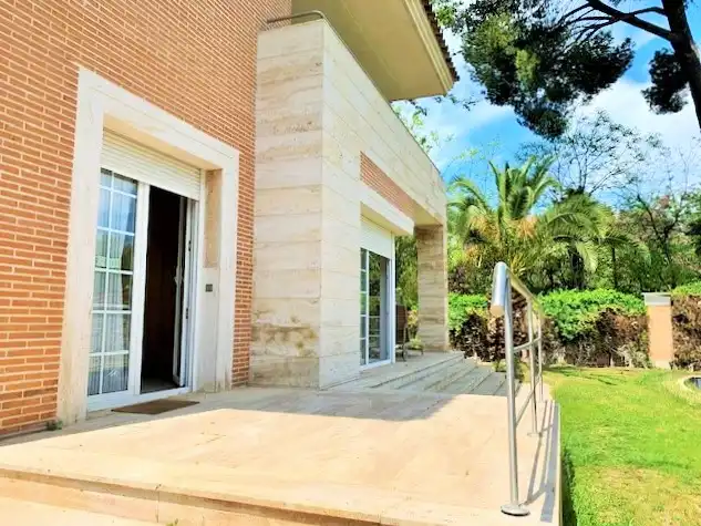 Vista exterior de Casa o chalet en venta en Aranjuez con Aire acondicionado, Calefacción y Jardín privado