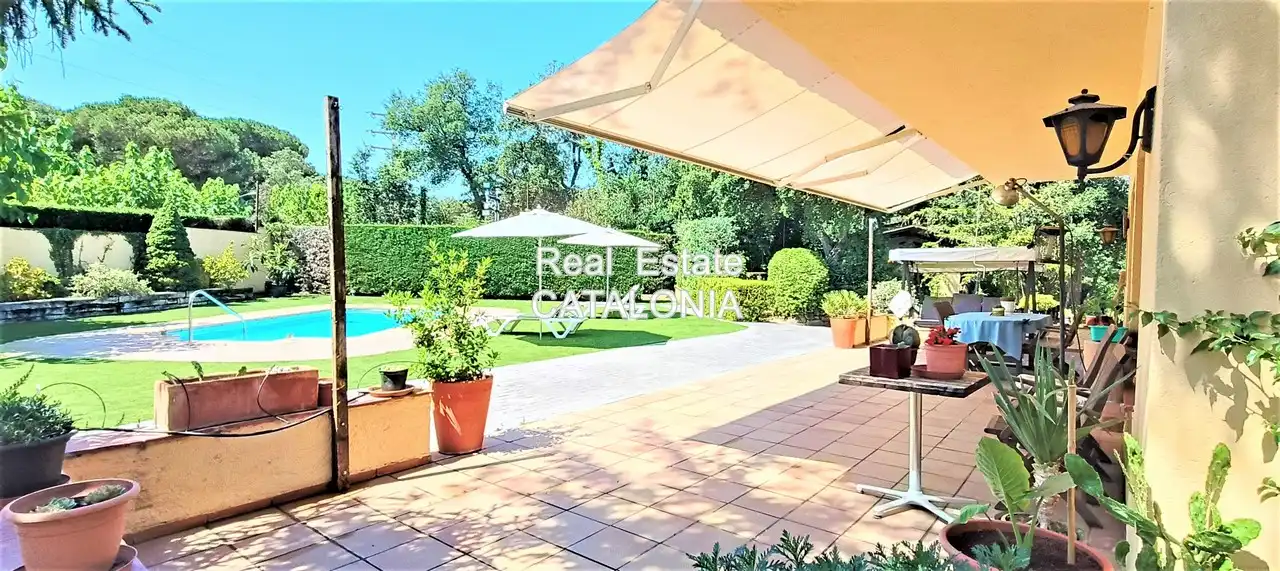 Jardí de Casa o xalet en venda en Caldes de Malavella amb Calefacció, Jardí privat i Terrassa