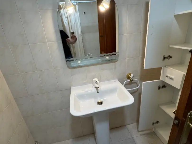 Bathroom of Flat for rent in Santiurde de Toranzo, Cantabria