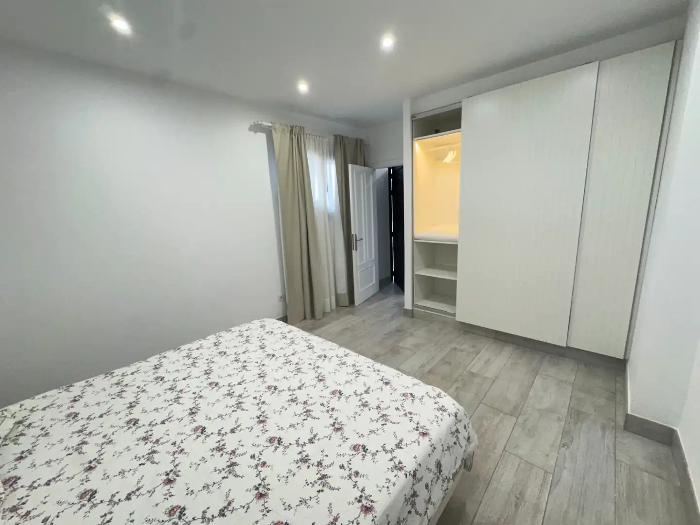Schlafzimmer von Wohnung zum Verkauf in Tías mit Klimaanlage, Möbliert und Gemeinschaftspool