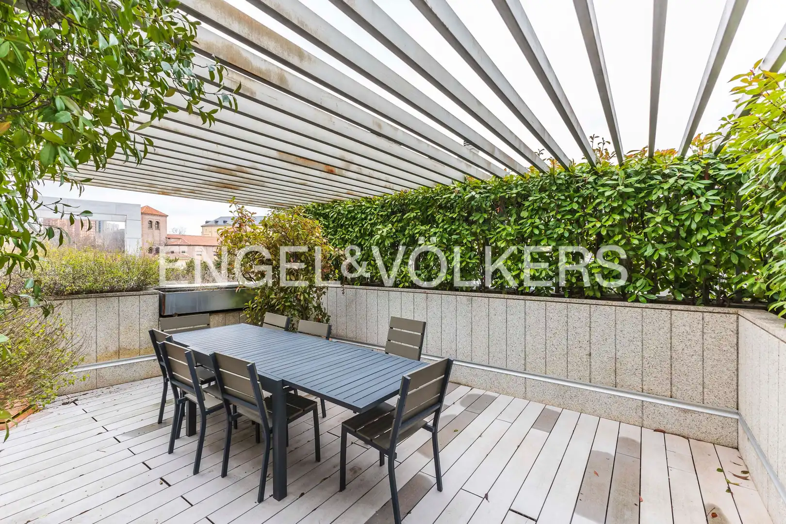 Terrassa de Apartament en venda en Madrid amb Calefacció, Jardí privat i Traster