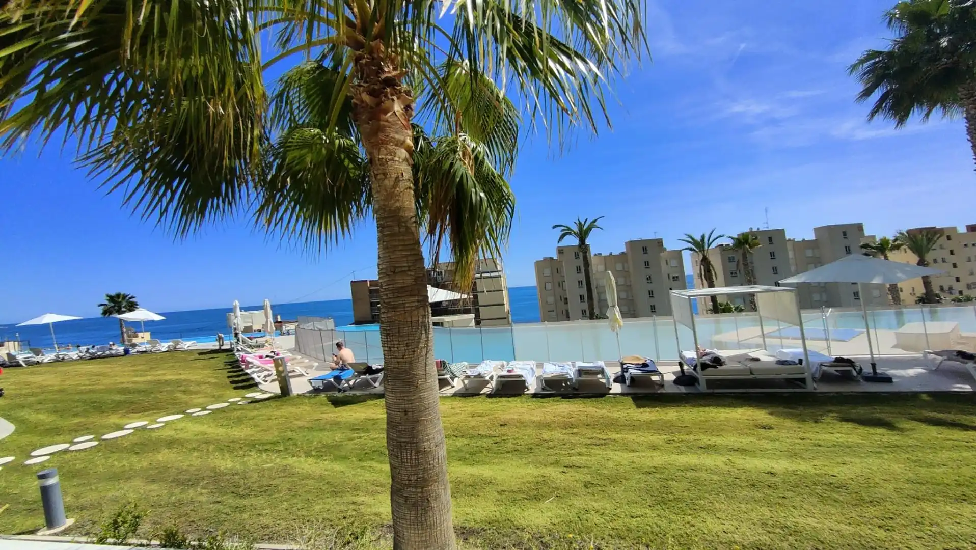 Piscina de Ático en venta en Benidorm con Aire acondicionado, Jardín privado y Terraza