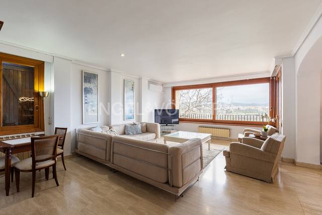 Casa-chalet en Alquiler en El Paraíso - Los Almendros