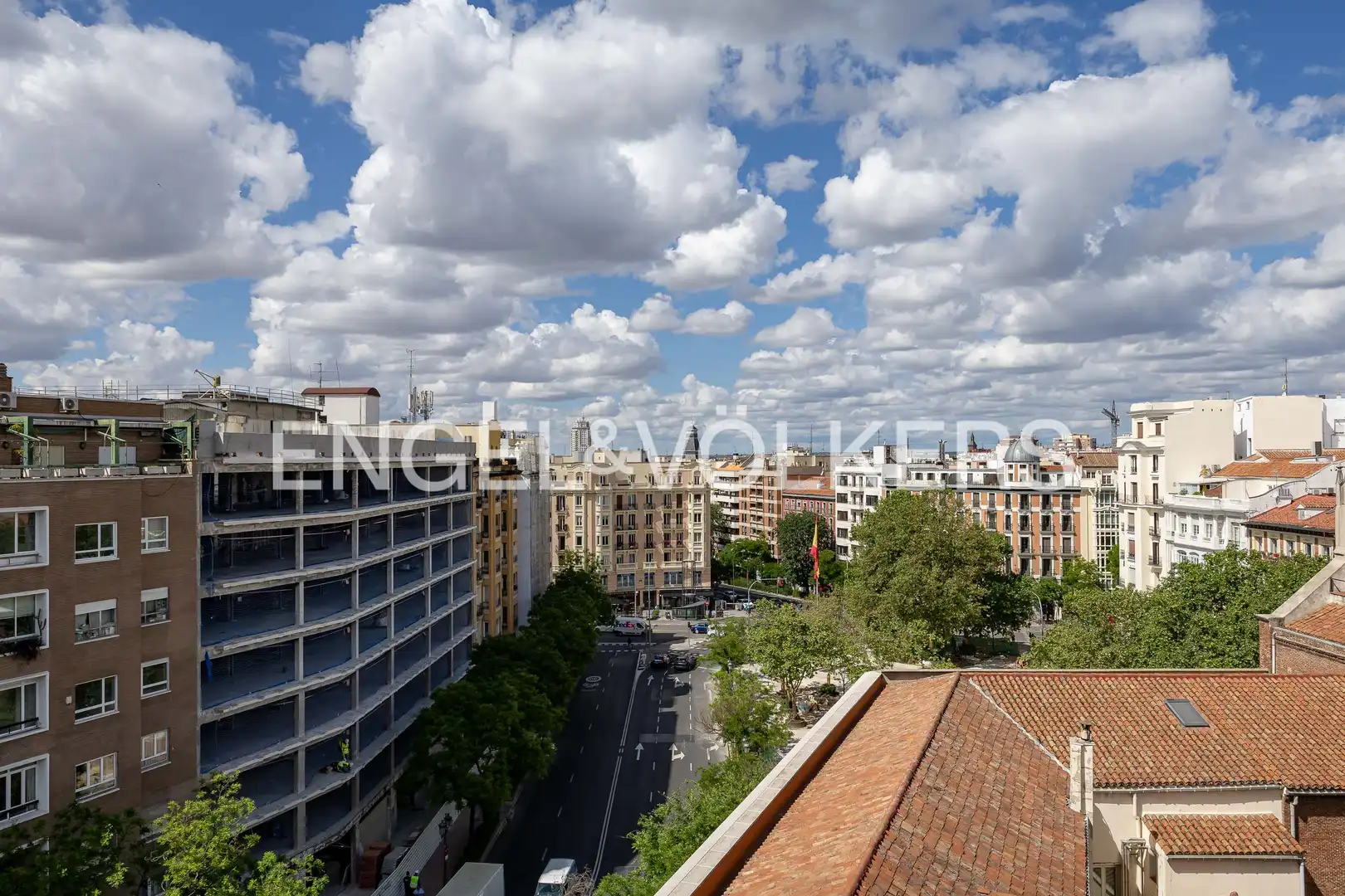 Außenansicht von Wohnung zum Verkauf in Madrid mit Klimaanlage, Heizung und Parkett