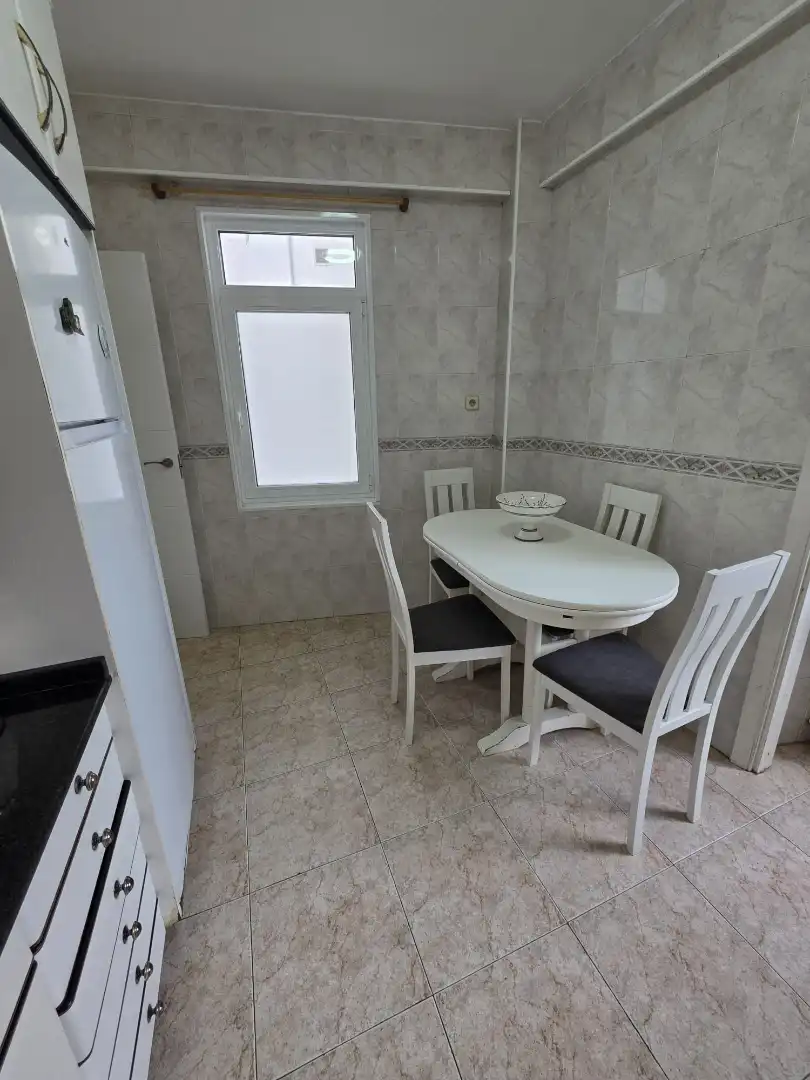 Comedor de Piso de alquiler en Ferrol con Calefacción, Amueblado y Horno