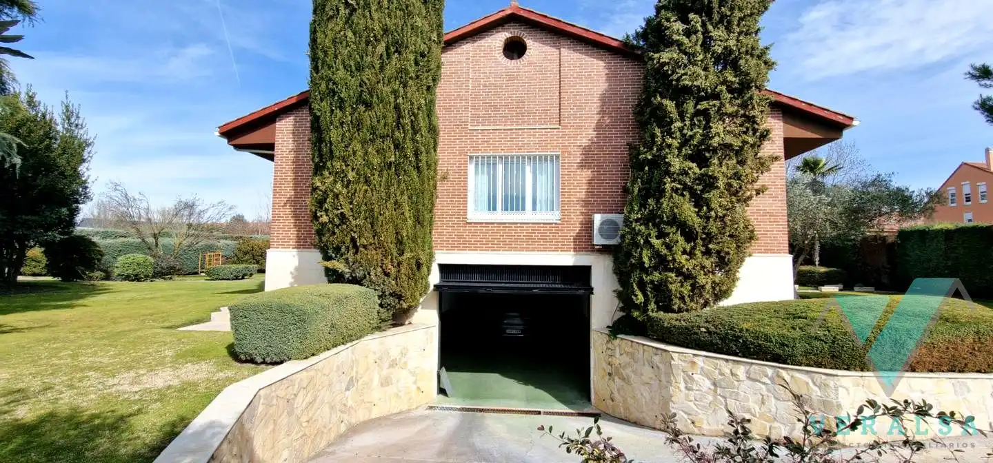 Casa o xalet en venda a Del Bonsái, Prado Norte