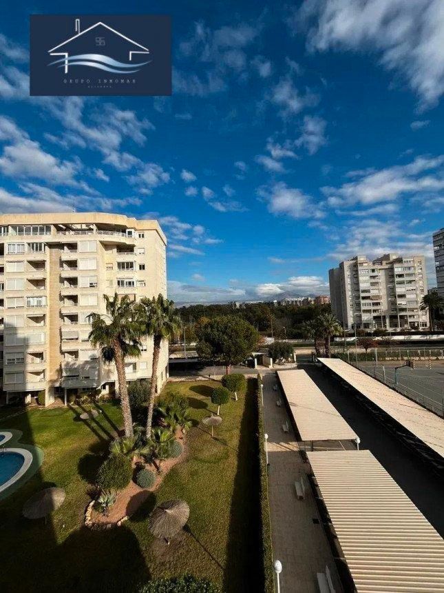 Vista exterior de Pis en venda en Alicante / Alacant amb Aire condicionat, Calefacció i Terrassa