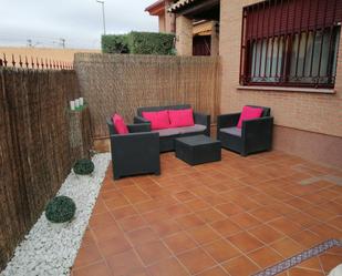 Terrace of Single-family semi-detached for rent to own in Valdepeñas  with Air Conditioner