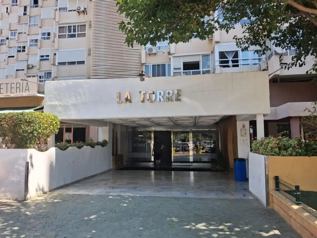 Vista exterior de Estudio en venta en Torremolinos con Aire acondicionado, Calefacción y Piscina